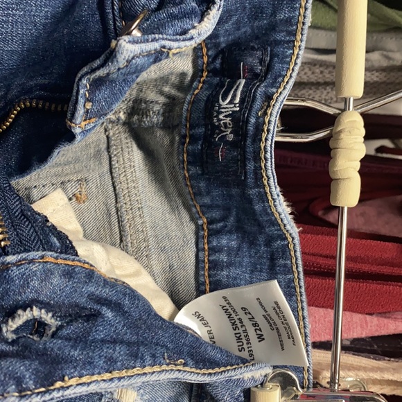 Sold - EUC Silver Suki Skinny Jeans 28x29 - Picture 3 of 7